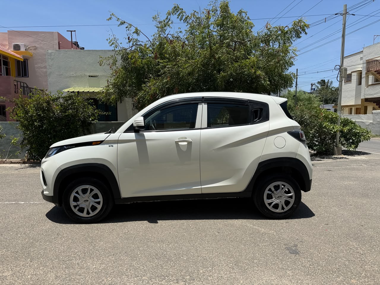Mahindra KUV 100 - Image 9